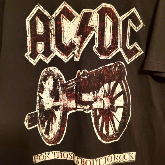 ACDC Tshirt, Size Large - Picture 5 of 6